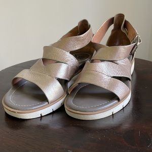 Women’s Silver Sandals by Sofft 6M